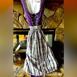 Oktoberfest Dirndl 12 14 new large purple trachten 44